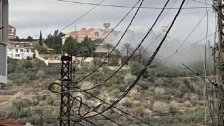 بالفيديو/ قذيفة مدفعية إسرائيلية استهدفت منزل  النائب د.قبلان قبلان في منطقة الجبل في ميس الجبل دون وقوع إصابات