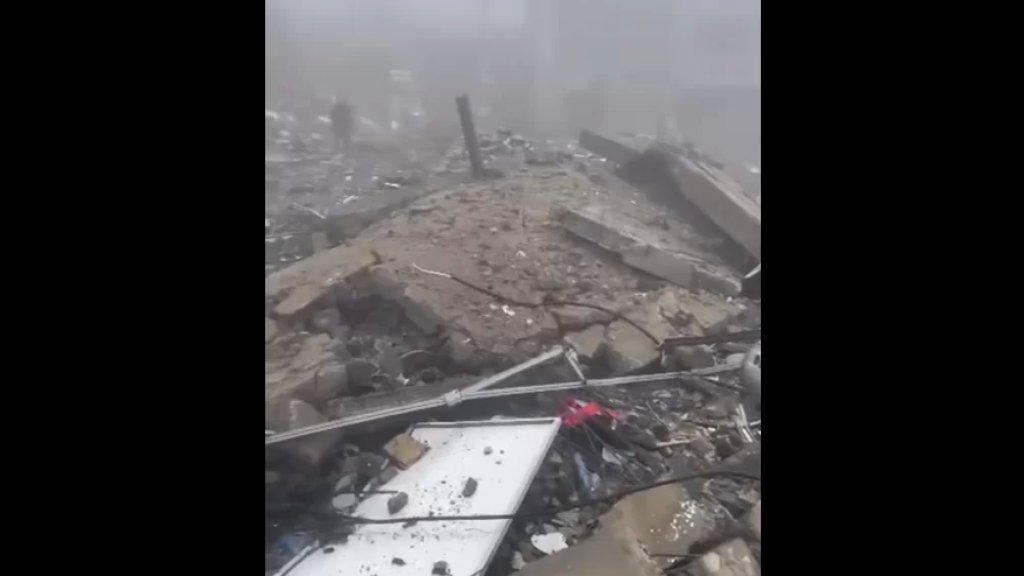 بالفيديو/ &rlm;الدمار الذي خلّفته الغارة الجوية الليلية في بلدة كفركلا الحدودية