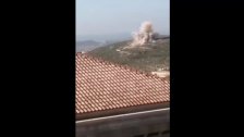 بالفيديو/ "ليك متل البجم عم يركضوا".. القبض على السوري الذي شمت بالمواطنين الذين ابتعدوا عن مكان الغارة في جبشيت بعبارات مستفزة!
