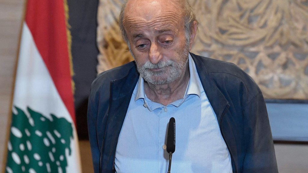 جنبلاط لـ&laquo;الجمهورية&raquo;: متخوف من التدحرج لحرب واسعة بوجود المجانين والمتهورين على رأس السلطة الاسرائيلية والمطلوب من حضرة هوكشتاين ان &laquo;يُخلّصنا&raquo; من ملف الحدود البرية