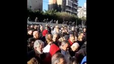 بالفيديو/ زحمة وطوابير المواطنين أمام مدخل النافعة اليوم