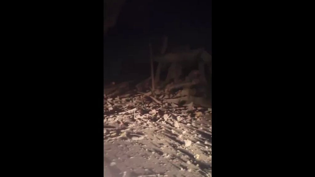 بالفيديو/ غارة إسرائيلية على منزل في حولا