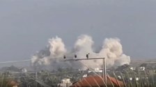 لحظة انفجار المبنى الذي تحصن به قوات الاحـ. تلال في مخيم المغازي بعد استهدافه بقذائف ما أدى لمقتل 21 ضابطاً وجندياً إسرائيلياً وإصابة آخرين