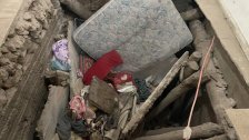 بالصور/ الدفاع المدني يُنقذ مصابين من التابعية السورية اصيبا جراء انهيار غرفة داخل منزل ترابي في قب الياس-البقاع.