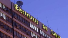 كهرباء لبنان: إلغاء بدل التأهيل والـ20% المضافة على سعر منصة صيرفة في الفاتورة الكهربائية وتخيير المشترك بين تسديدها بالدولار الأميركي أو بالليرة اللبنانية