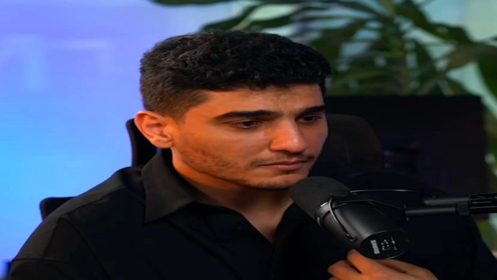 بالفيديو/ الفنان الفلسطيني محمد عساف باكياً: أنا خجلان ومستحي من كل أهلنا في غزة 