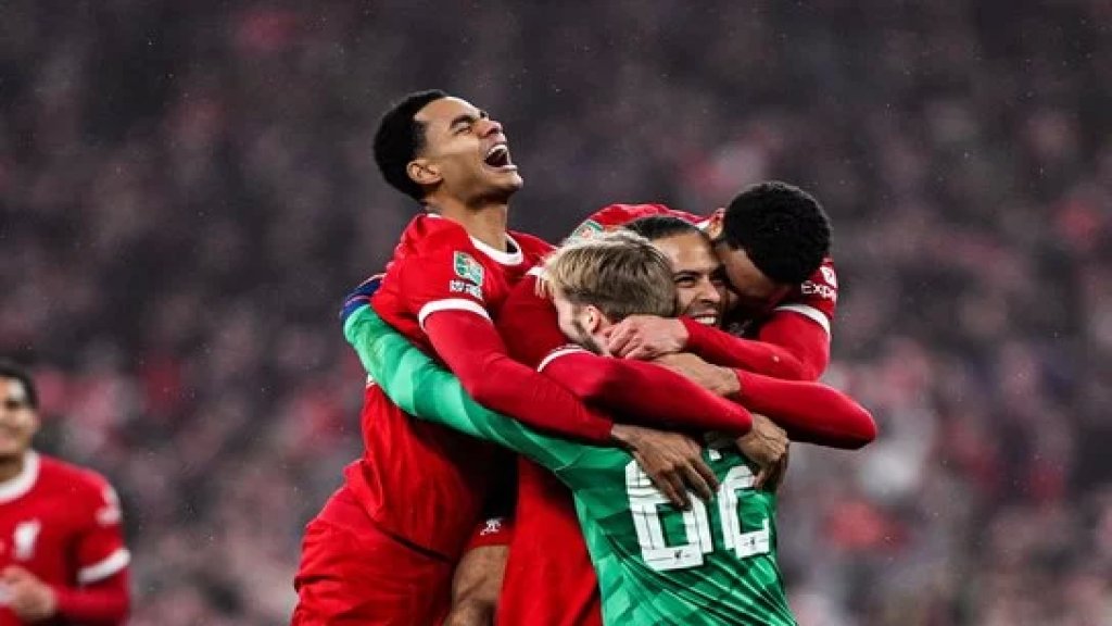 ليفربول يتوج بلقب كأس الرابطة الإنجليزية بفوزه في النهائي على تشلسي 1-0 بعد التمديد.