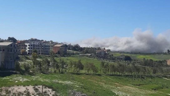 غارة اسرائيلية استهدفت منزلًا عند أطراف مدينة بنت جبيل لجهة بلدة الطيري بالقرب من شلعبون