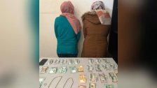 شقيقتان من التابعية السورية تبيعان ذهباً مغشوشاّ.. أوقفتا في شارع عزمي في طرابلس!