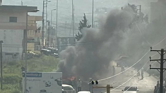 بالفيديو/ غارة إسرائيلية استهدفت سيارة على طريق عام البازورية وادي جيلو
