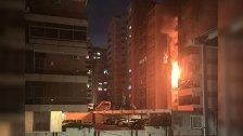 بالفيديو/ مواطنون عالقون في مبنى ملاصق لتلفزيون لبنان في تلة الخياط حيث اندلع حريق ضخم