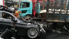 حادث تصادم بين سيارة وبيك آب قبل جسر النقاش باتجاه بيروت يودي بحياة شخص!