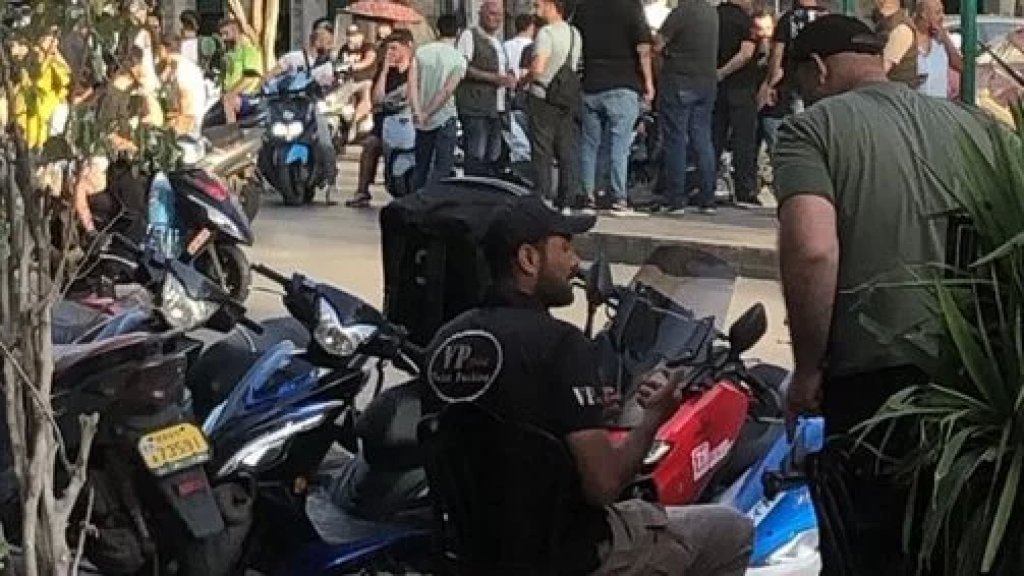 قطع طريق كورنيش المزرعة احتجاجًا على الإساءة للدين الإسلامي من قبل &quot;شادن فقيه&quot;