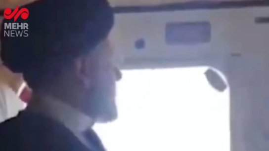 فيديو للرئيس الإيراني والوفد المرافق له داخل المروحية قبل ساعة من تعرضها للحادث