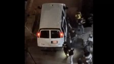 بالفيديو/ بالجرم المشهود.. ضبط 6 عراقيين بالجرم المشهود مع قاصرين داخل شقة في الحمرا