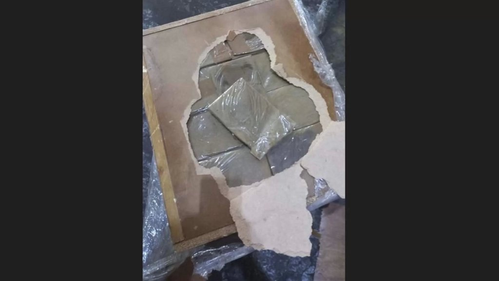 بالصور/ "الجمارك" في مطار بيروت تضبط 20.950 كلغ من حشيشة الكيف كانت معدّة للتصدير الى هولندا!