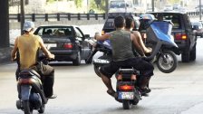 يسرقون الدراجات الآلية ويقومون بتغيير لونها.. شعبة المعلومات تكشف هوياتهم وتوقفهم بكمائن محكمة!