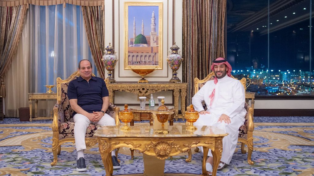 بن سلمان والسيسي خلال "لقاء أخوي" في مِنى مساء أمس الأحد