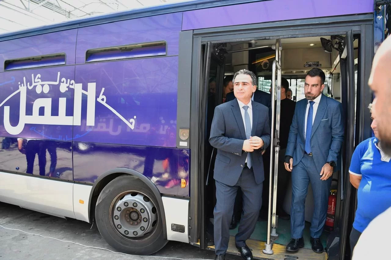 وزير الأشغال يطلق خطة تسيير حافلات النقل المشترك تباعا لتشمل مختلف المناطق اللبنانية: على اللبنانيين الحكم على الاداء فالظروف أوصلتنا الى العمل باللحم الحي