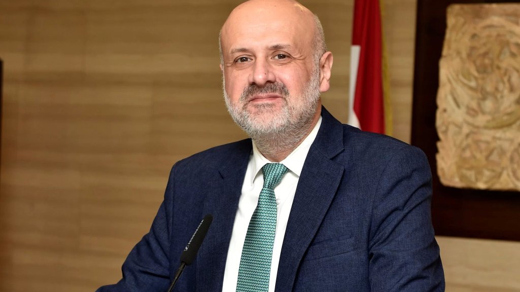 وزير الداخلية طلب من قوى الأمن الداخلي التحقيق في واقعة تحطيم باصات النقل العام 