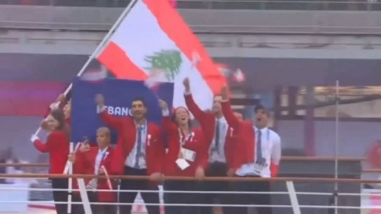 بالفيديو/ لحظة دخول بعثة لبنان إلى أولمبياد "باريس 2024"