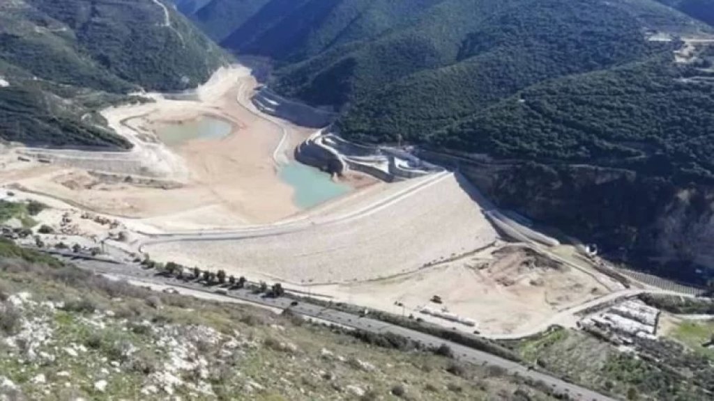 ختم سد المسيلحة بالشمع الأحمر: لا ماء فيه ويوجد مزرعة صيصان في المكان! (المدن)