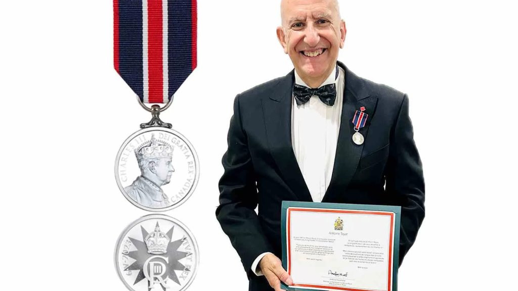 اللبناني انطوان طيار يُقلد ميدالية "تتويج الملك تشارلز الثالث" الوسام الارفع مستوى	