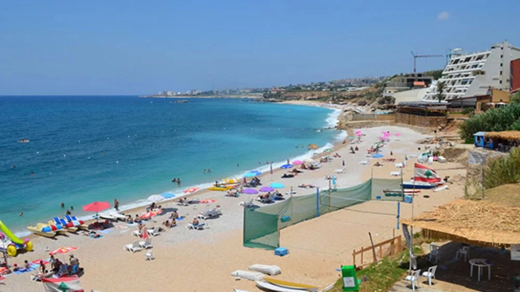 تحذير من خطر الغرق بسبب ارتفاع الأمواج على الشاطئ اللبناني هذا اليوم