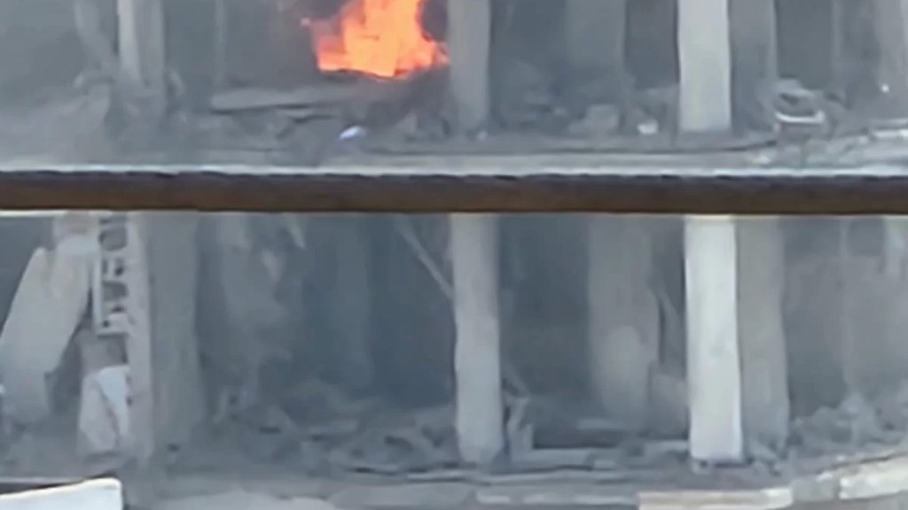 غارة على تعمير حارة صيدا وسحب الدخان تغطي المنطقة