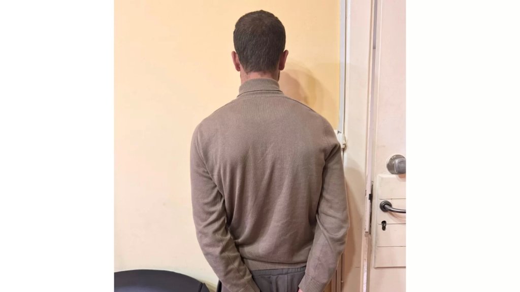 على طريق نهر ابراهيم قرطبا: ترجّل من سيارته لشراء بعض الحاجيات.."رجع ما لقاها"َ!