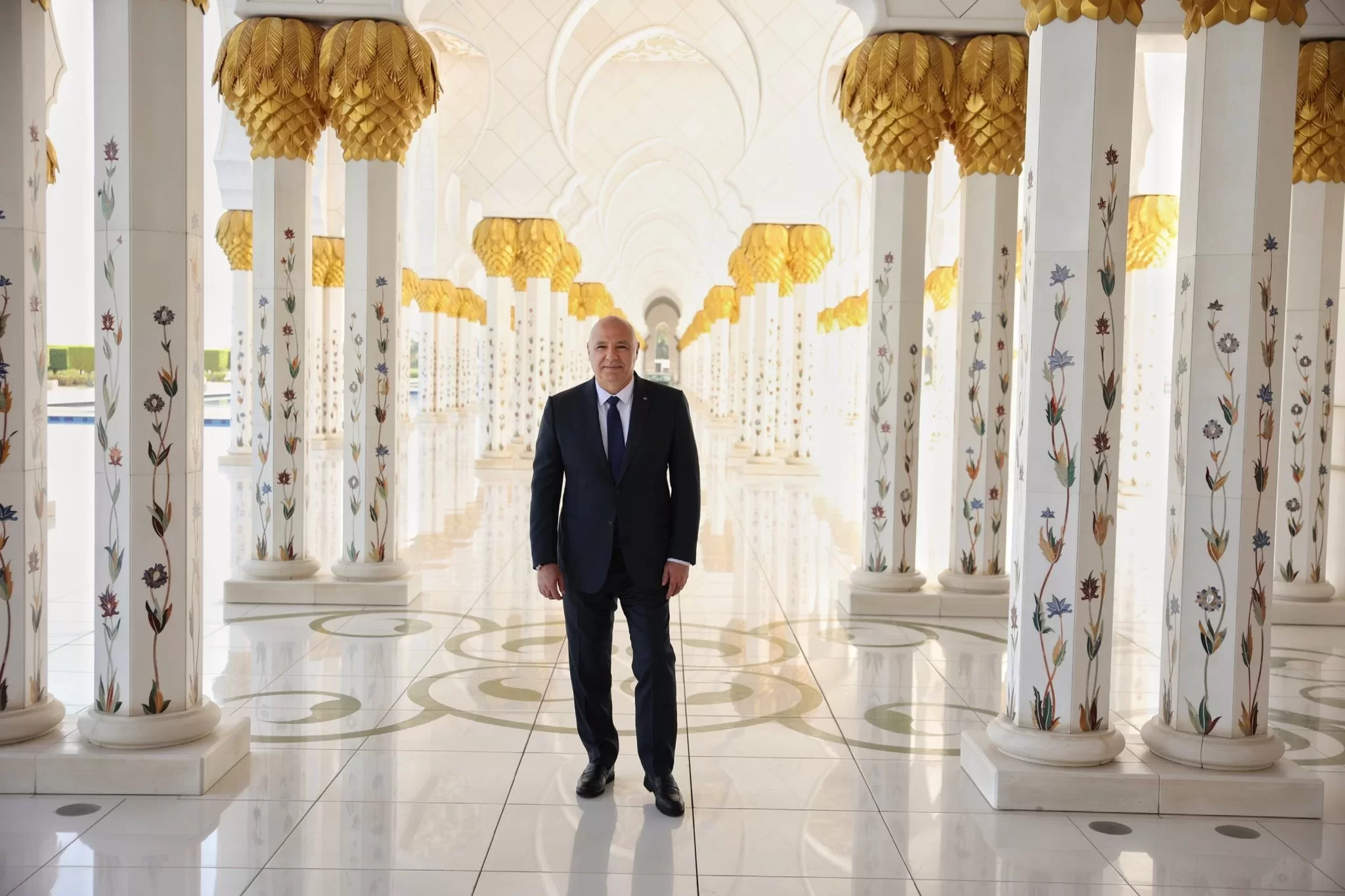 بالصور الرئيس جوزاف عون ينهي زيارته إلى أبو ظبي بجولة في جامع الشيخ زايد الكبير