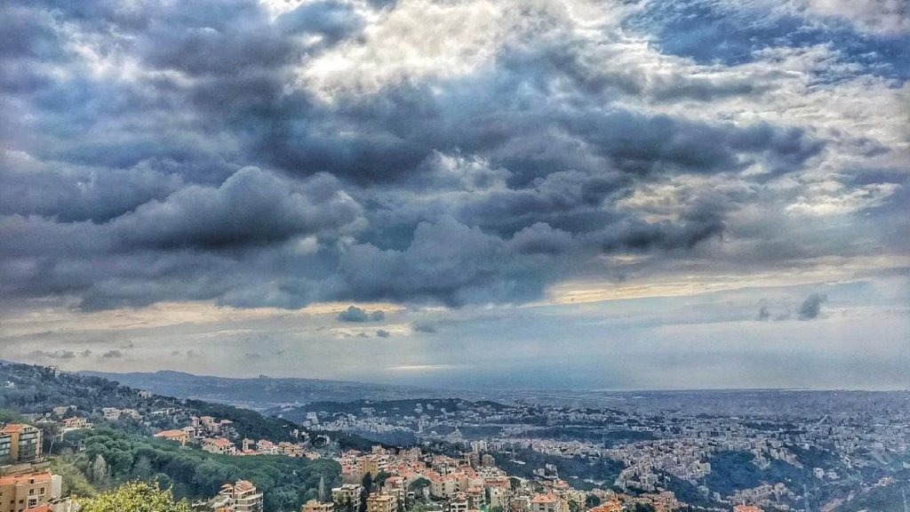 &quot;الشتوية&quot; لم تنته بعد.. استعدوا لأمطار متفرقة مترافقة ببرق ورعد وثلوج على ارتفاع 2600 متر وما فوق بدءاً من الليلة!