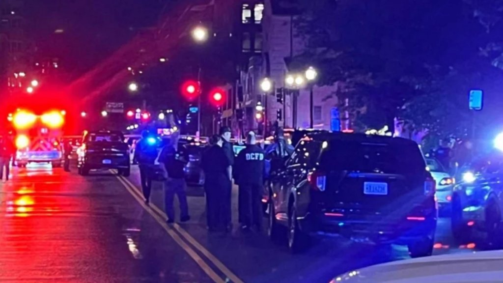 المشتبه به هتف "الحرية لفلسطين" أثناء توقيفه.. مقتل موظفَين بالسفارة الإسرائيلية بإطلاق نار قرب المتحف اليهودي في واشنطن 