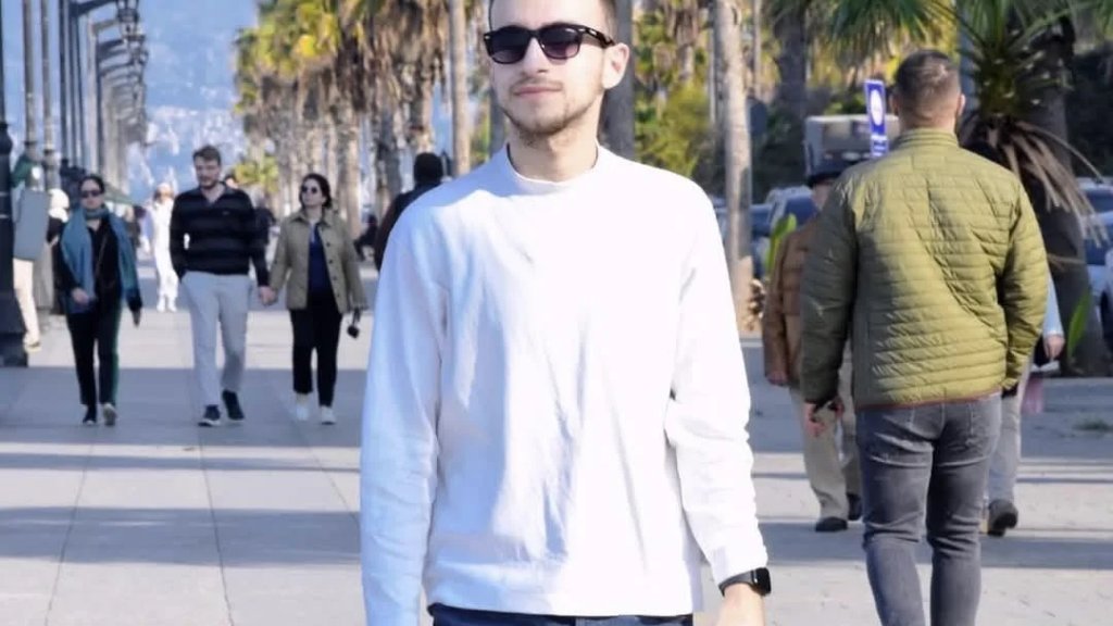 فاجعة في رشعين.. الشاب أنطونيو فارس يفارق الحياة بعد تسمم غذائي وأدوية لم تكن مناسبة لحالته الصحية!