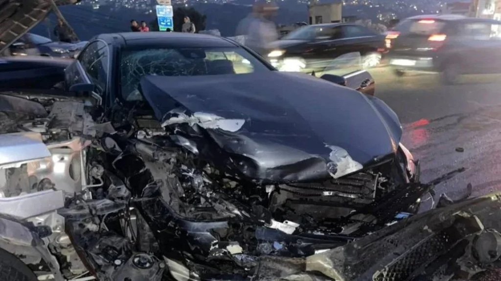 حادث مروّع في شكا .. مصرع عنصر في الجيش وإصابة آخر!