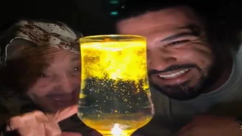 "تريند الكركم" يجتاح مواقع التواصل ورواد يُعلقون: "الناس حالفين يخلصوا الكركم قبل نهاية العالم!"