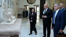 "إنسانية الأرزة الصاعدة"...منحوتة من الفنان رودي رحمة لرئيس الجمهورية