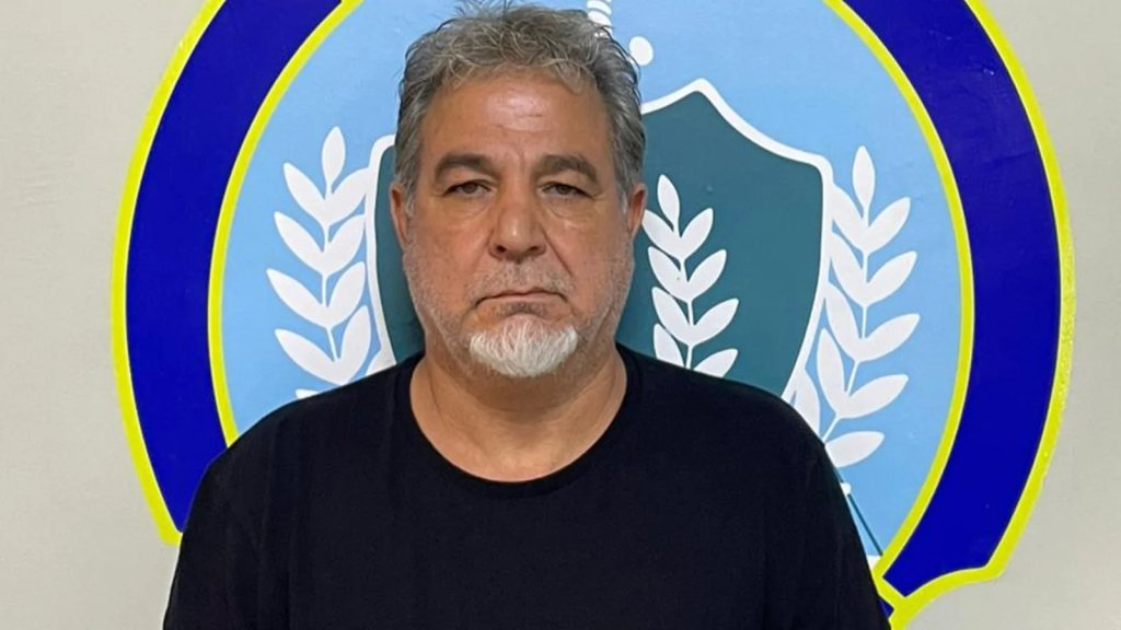 يزوّر شهادات ثانوية عامة وإقامات للسوريين وعثر بحوزته على بطاقة تعريف صادرة عن نقابة الأطباء.. لمن وقع ضحية أعماله!