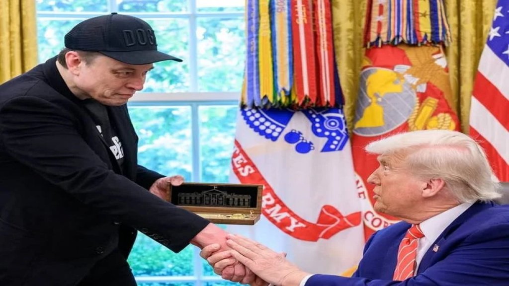 هبوط سهم &quot;تسلا&quot; 6%... غضب ترمب يفقد ماسك 12 مليار دولار في يوم واحد