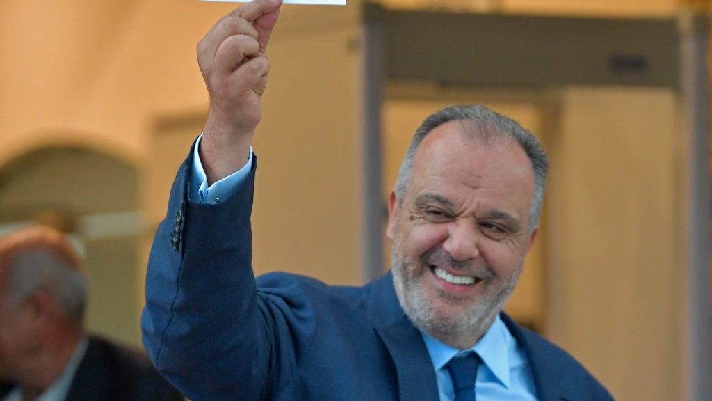 القاضي الحجار طلب رفع الحصانة عن وزير الصناعة السابق النائب جورج بوشكيان لملاحقته "بجرم الاختلاس والتزوير والابتزاز لعدد من اصحاب المصانع"