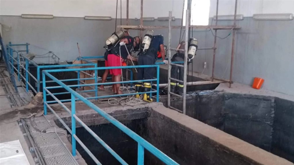 بالصور/ تفاصيل الكارثة في محطة تكرير خلدة...أحد العمال تعرّض للاختناق فحاول 4 من زملائه إنقاذه لكنهم تعرضوا للمصير نفسه