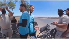 من قبل مسلحين.. سائح برتغالي يوثق تعرضه للسرقة أثناء مروره على طريق حلب في سوريا!