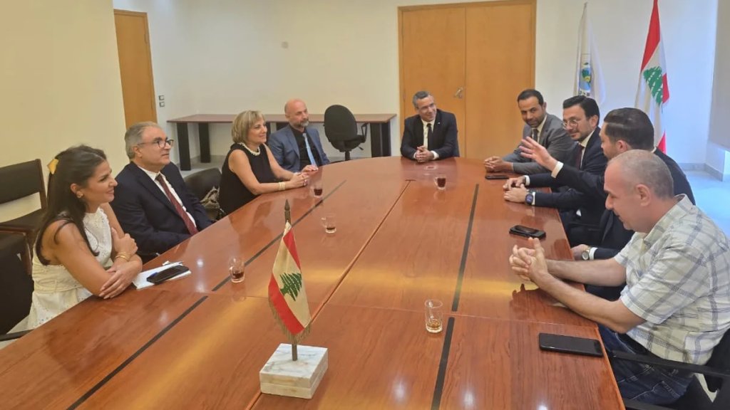 الهيئة الناظمة لزراعة القنب تعقد أول اجتماعها في مكتب وزير الزراعة: تأكيد الانطلاقة المؤسسية والدعم الوزاري