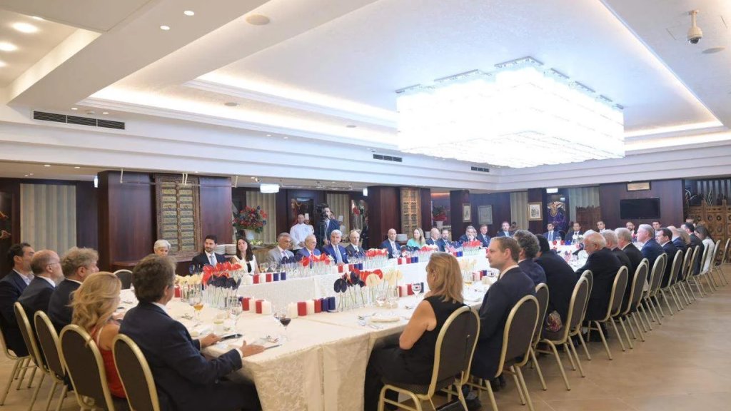 عشاء في دارة مخزومي على شرف "باراك".. بحضور عدد من الوزراء والنواب!