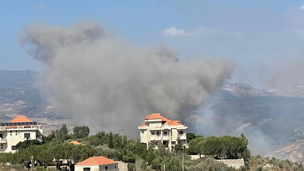 بالصور والفيديو/ غارات إسرائيلية تستهدف جنوب لبنان