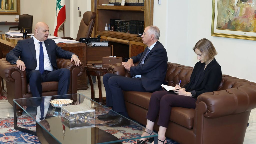 لودريان إلى لبنان خلال أيام بتكليف من ماكرون.. للتحضير لمؤتمري لإعادة الإعمار ودعم الجيش اللبناني