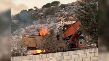 بالفيديو/ مسيرة إسرائيلية استهدفت حفارة في بلدة رب ثلاثين