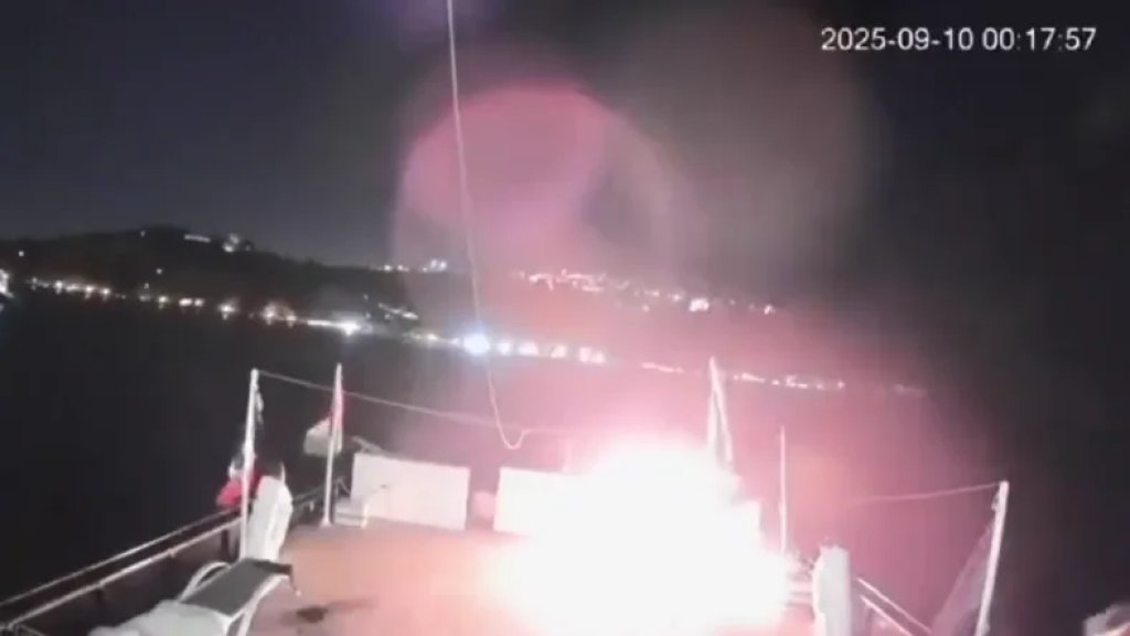 بالفيديو/ "أسطول الصمود": تعرض قارب ثان لهجوم مُسيرة حارقة في المياه التونسية