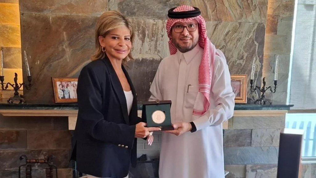 السفير السعودي يكرّم مي شدياق لـ &quot;جهودها ومواقفها الوطنية والسيادية الثابتة&quot;!