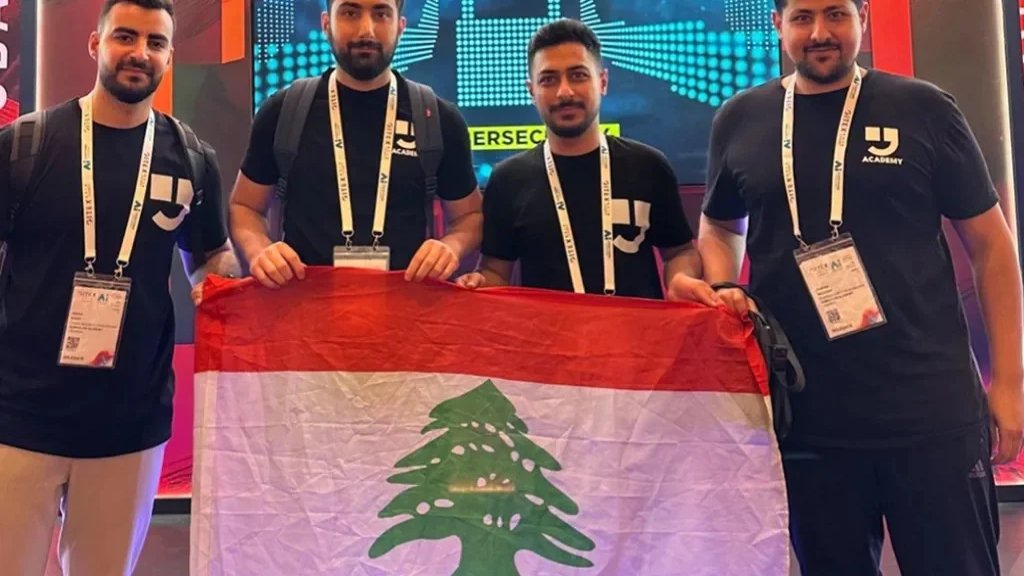 شركة "آبل" تكافئ هاكرز لبنانيين بـ50 ألف دولار بعد تمكّنهم من اكتشاف ثغرة أمنية خطيرة